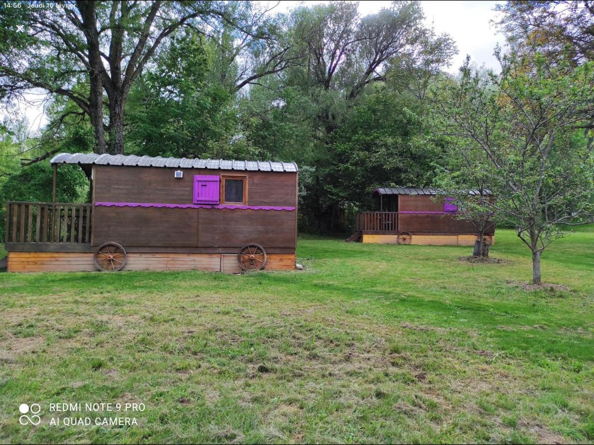 Camping, Hotel De Plein Air Les Cariamas Chateauroux-les-Alpes Zewnętrze zdjęcie
