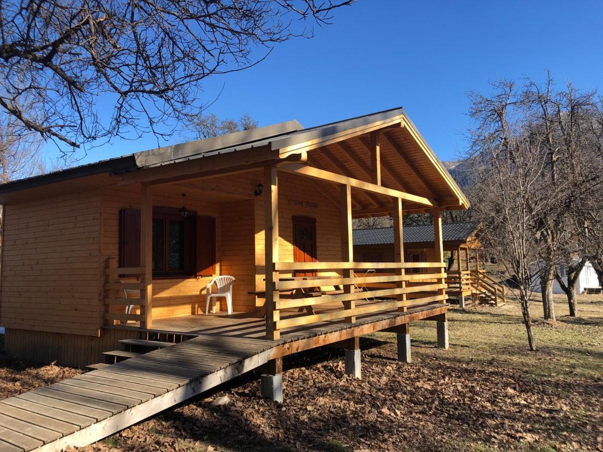 Camping, Hotel De Plein Air Les Cariamas Chateauroux-les-Alpes Zewnętrze zdjęcie