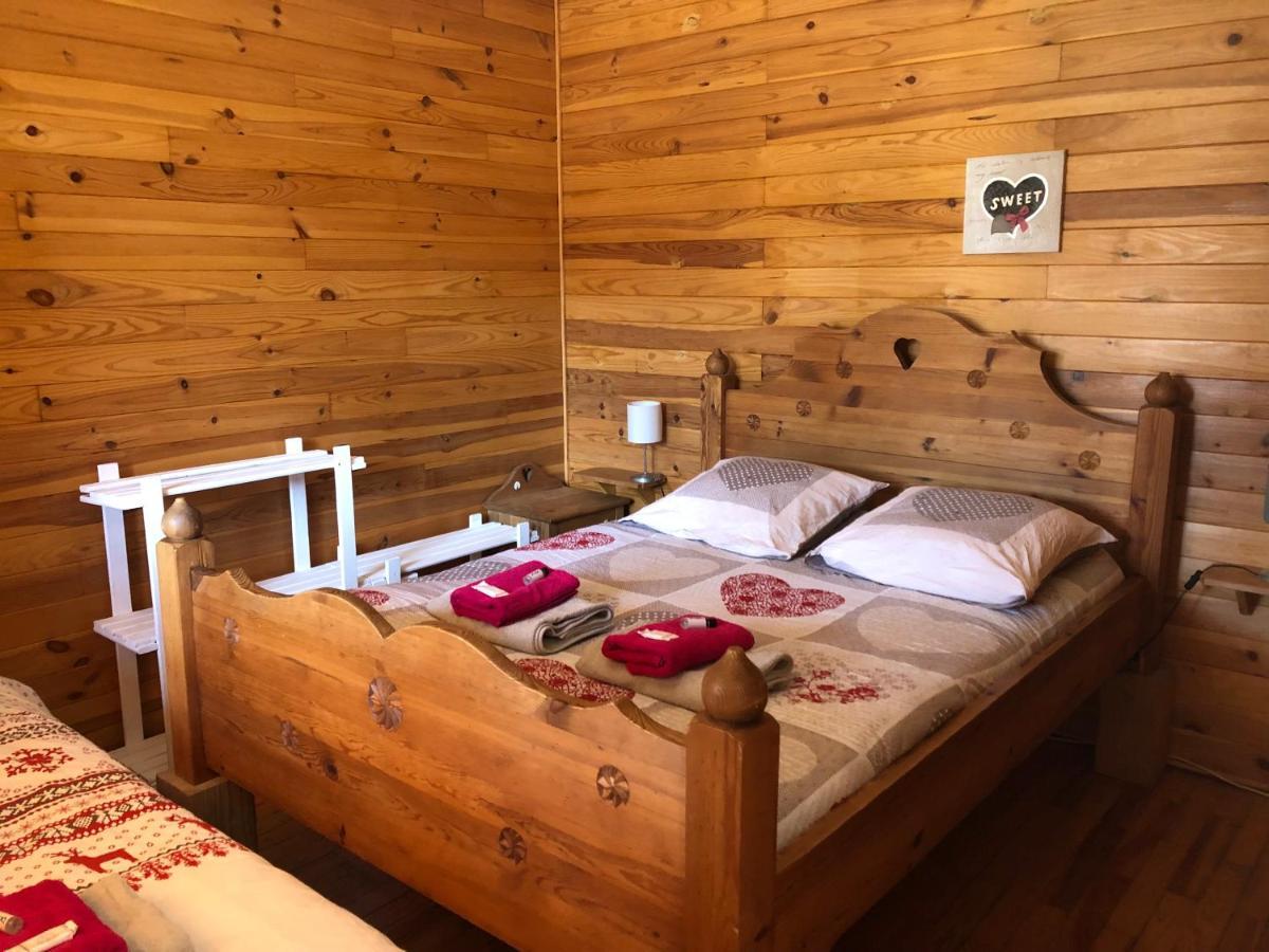 Camping, Hotel De Plein Air Les Cariamas Chateauroux-les-Alpes Zewnętrze zdjęcie