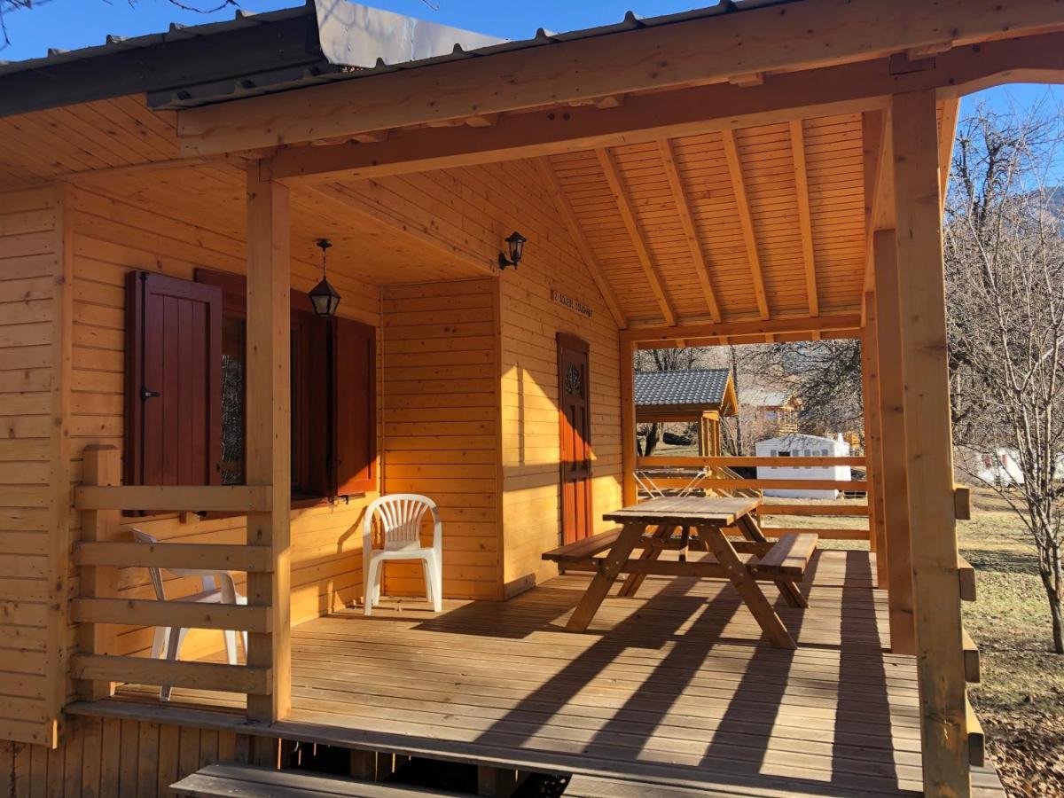Camping, Hotel De Plein Air Les Cariamas Chateauroux-les-Alpes Zewnętrze zdjęcie
