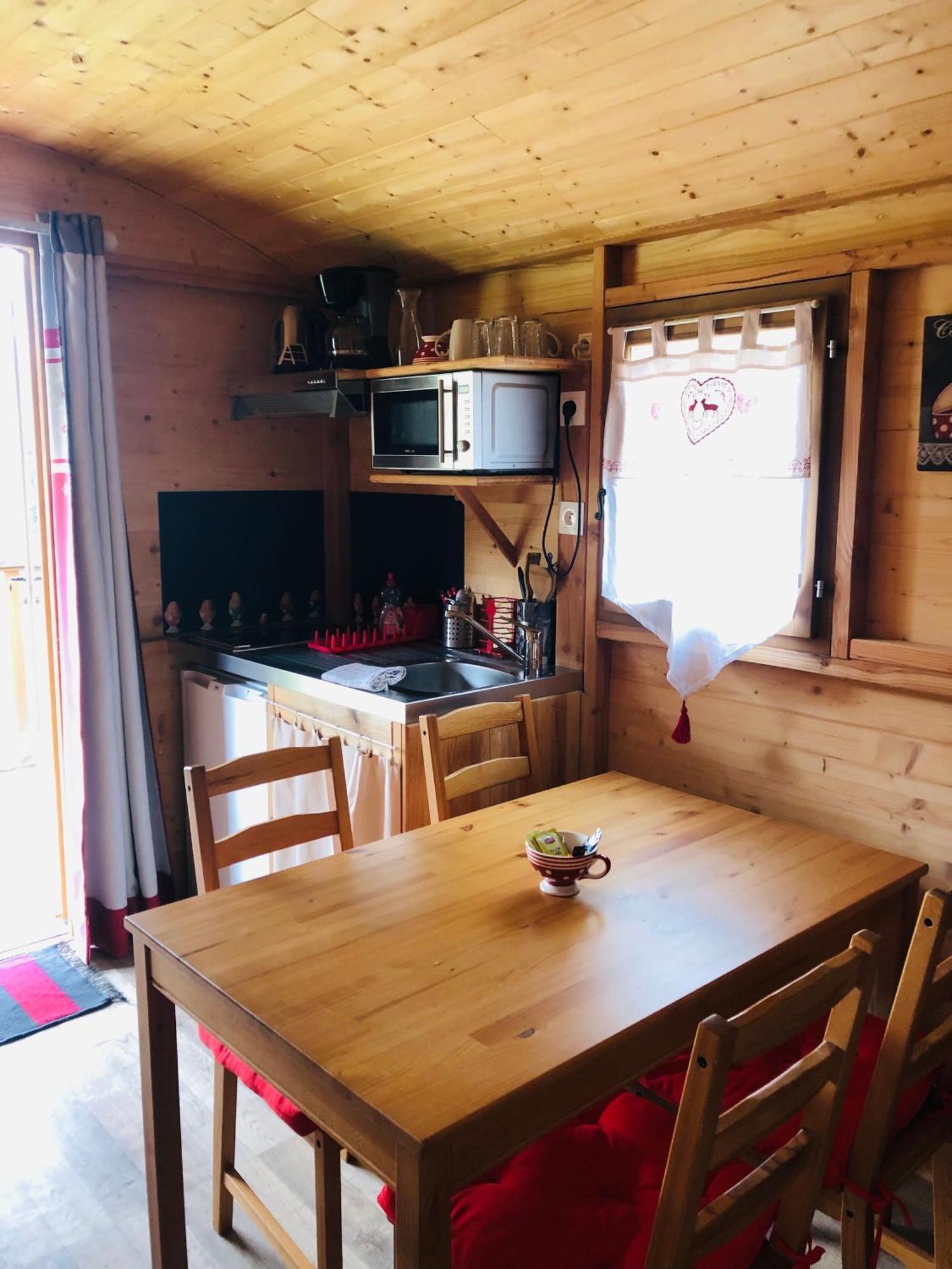 Camping, Hotel De Plein Air Les Cariamas Chateauroux-les-Alpes Zewnętrze zdjęcie