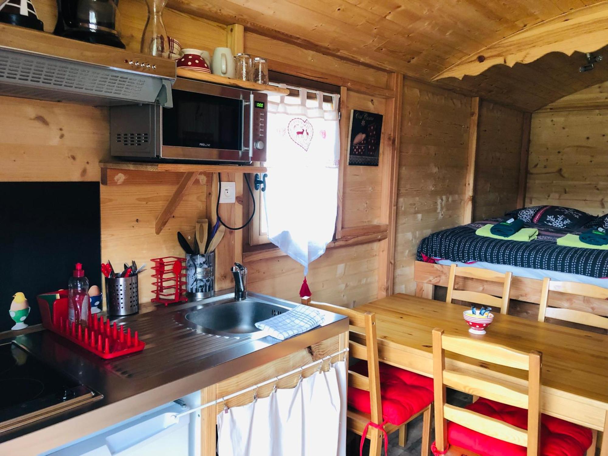 Camping, Hotel De Plein Air Les Cariamas Chateauroux-les-Alpes Zewnętrze zdjęcie