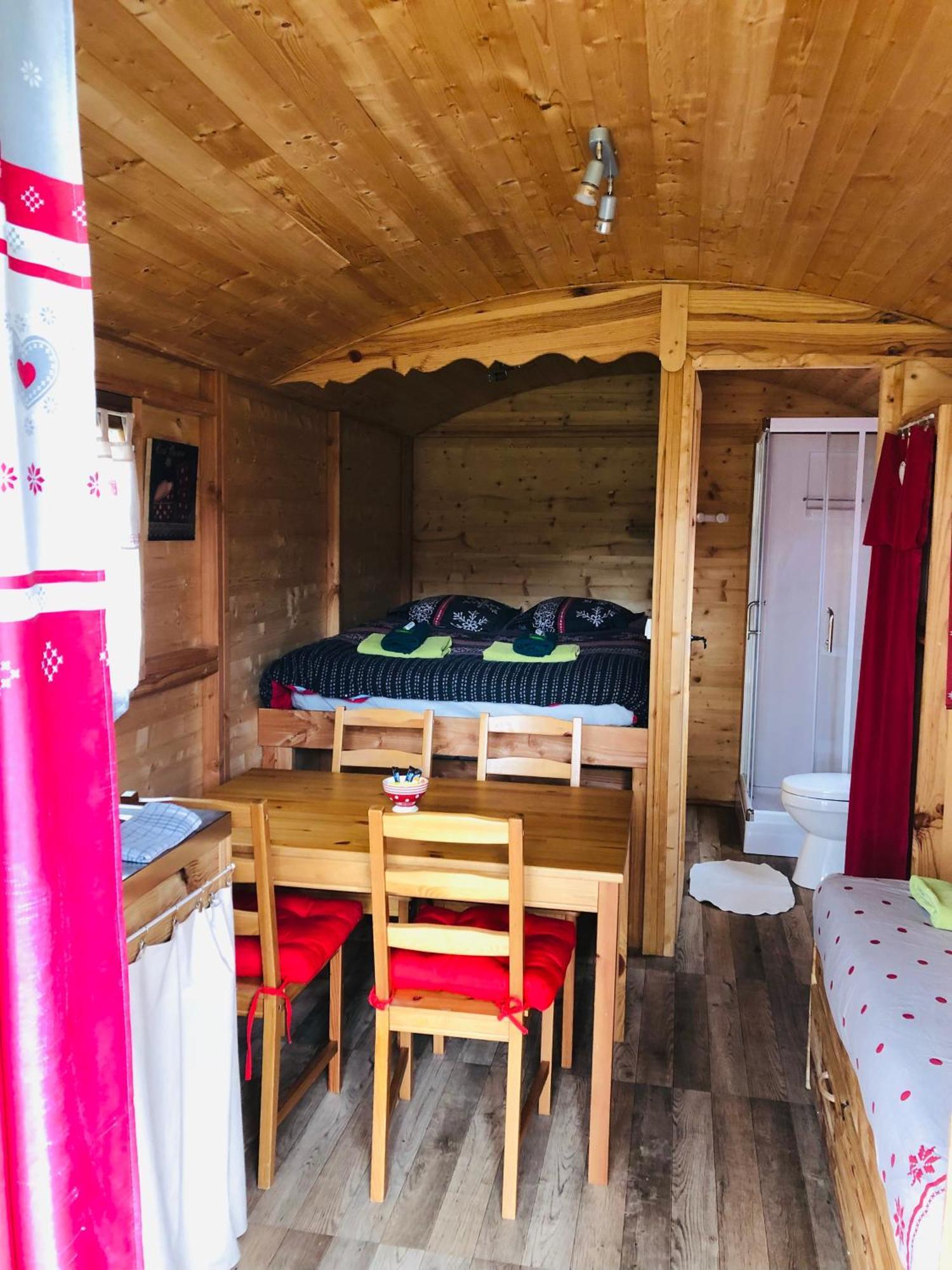 Camping, Hotel De Plein Air Les Cariamas Chateauroux-les-Alpes Zewnętrze zdjęcie