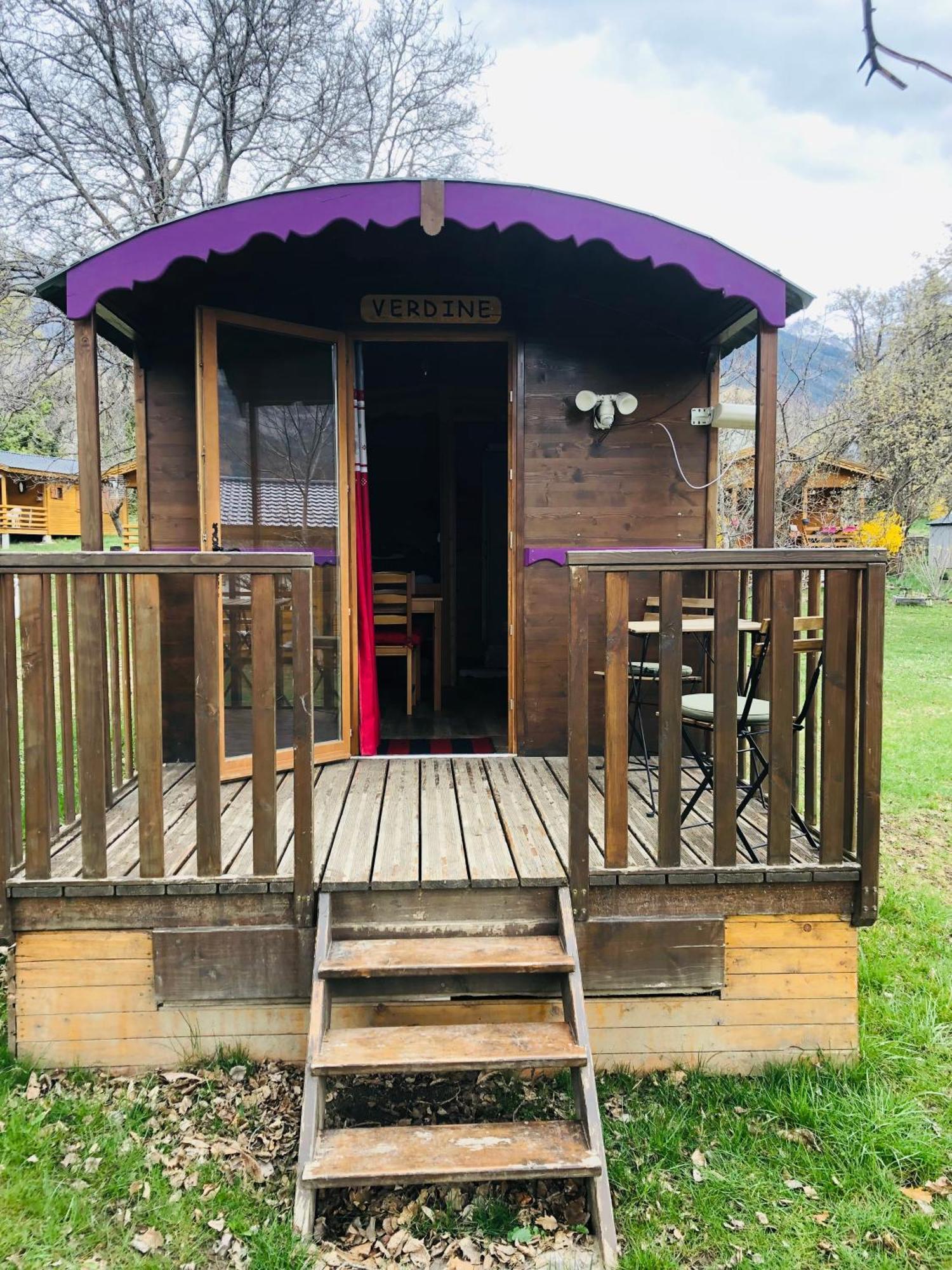 Camping, Hotel De Plein Air Les Cariamas Chateauroux-les-Alpes Zewnętrze zdjęcie