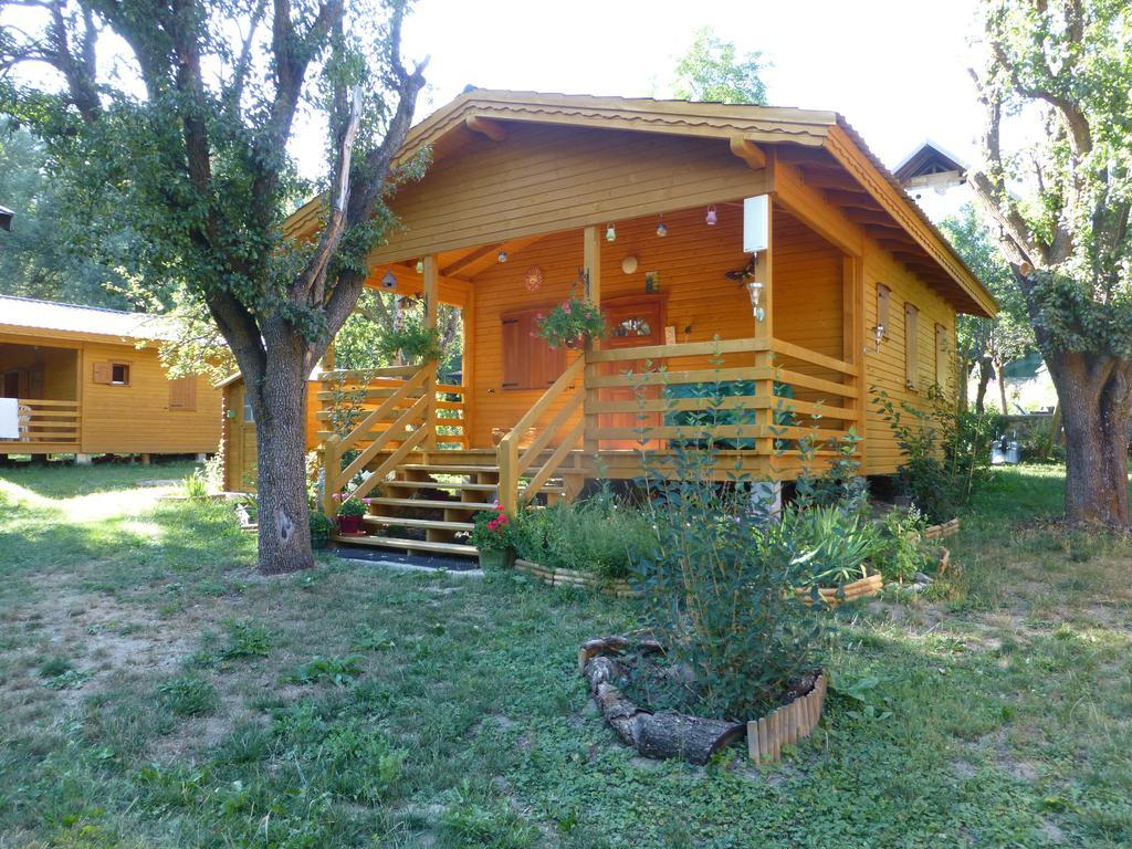 Camping, Hotel De Plein Air Les Cariamas Chateauroux-les-Alpes Zewnętrze zdjęcie