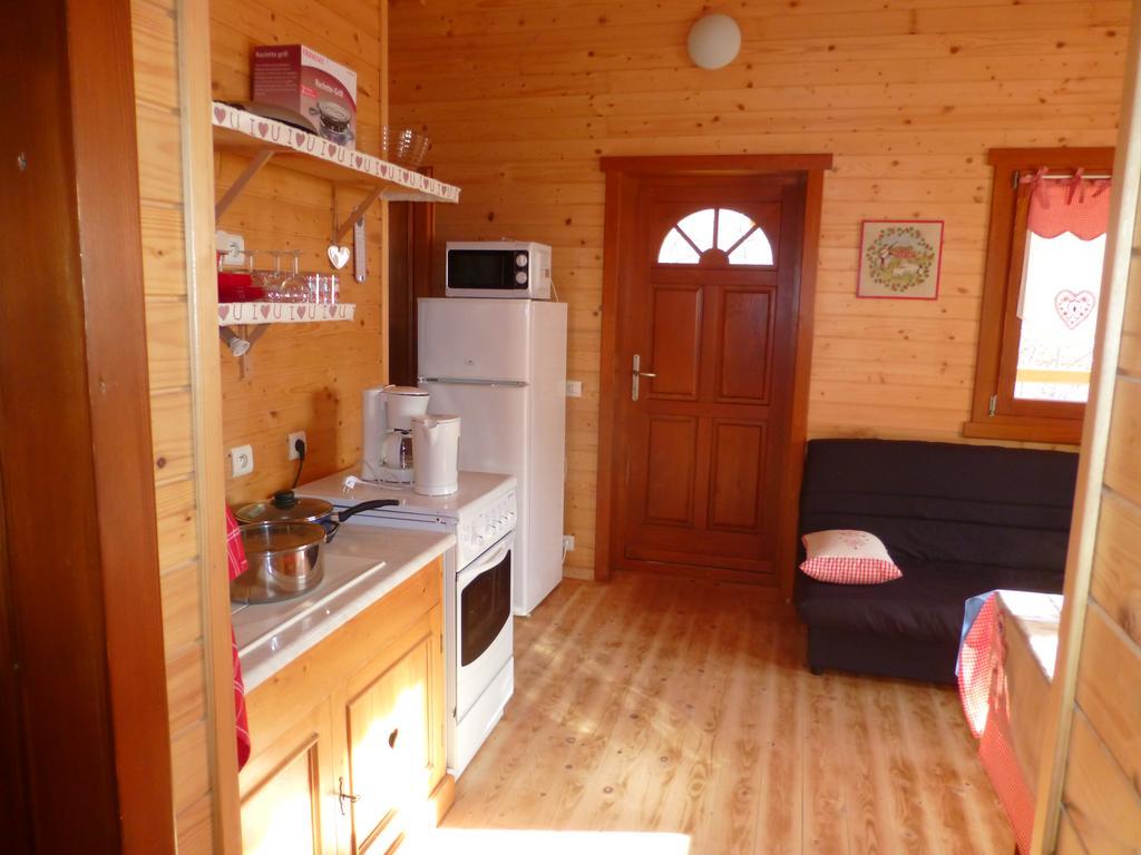 Camping, Hotel De Plein Air Les Cariamas Chateauroux-les-Alpes Zewnętrze zdjęcie