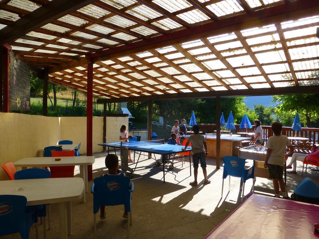 Camping, Hotel De Plein Air Les Cariamas Chateauroux-les-Alpes Zewnętrze zdjęcie