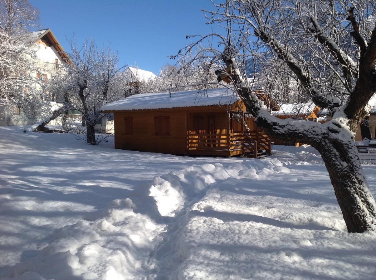 Camping, Hotel De Plein Air Les Cariamas Chateauroux-les-Alpes Zewnętrze zdjęcie