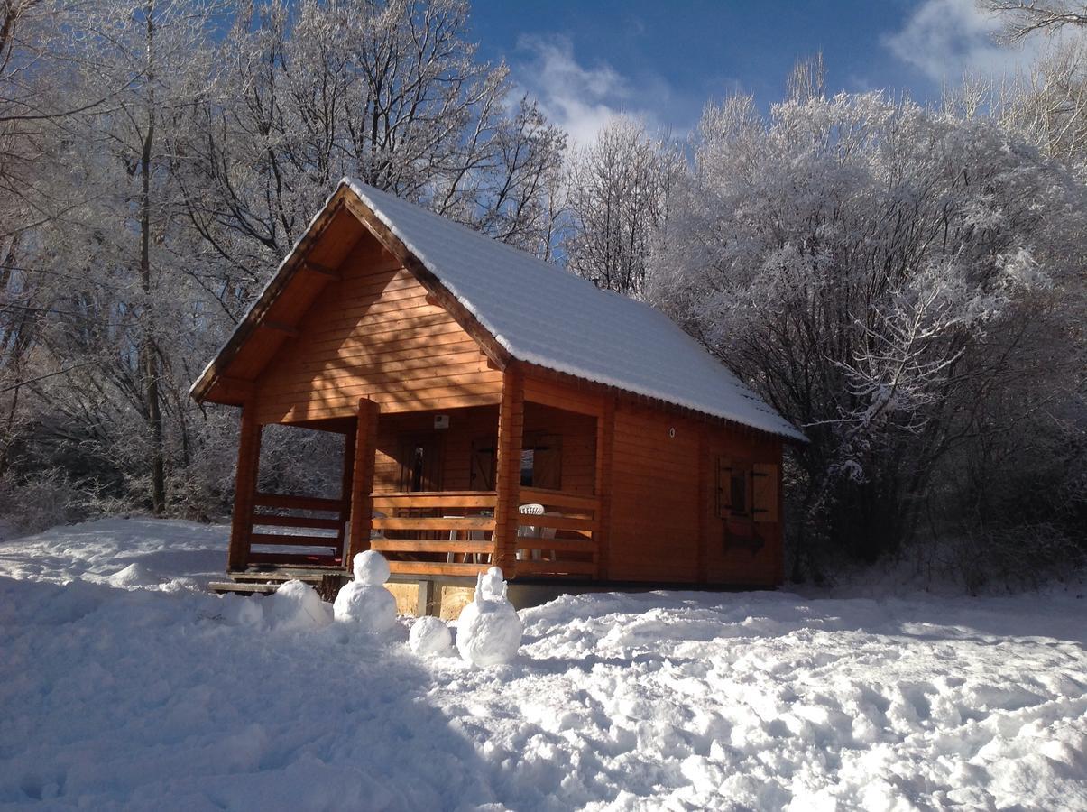 Camping, Hotel De Plein Air Les Cariamas Chateauroux-les-Alpes Zewnętrze zdjęcie